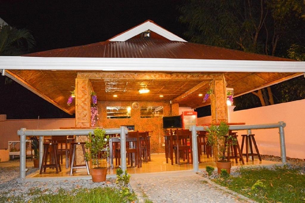 Alona Studios Apartment Hotel Panglao Exterior photo