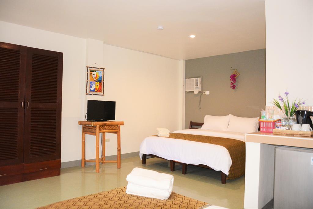 Alona Studios Apartment Hotel Panglao Exterior photo